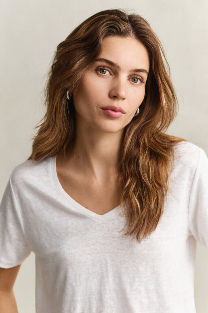 Linen V-Neck T-Shirt Linen V-Neck T-Shirt