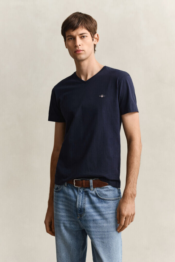 Slim Fit Shield V-Neck T-Shirt Slim Fit Shield V-Neck T-Shirt