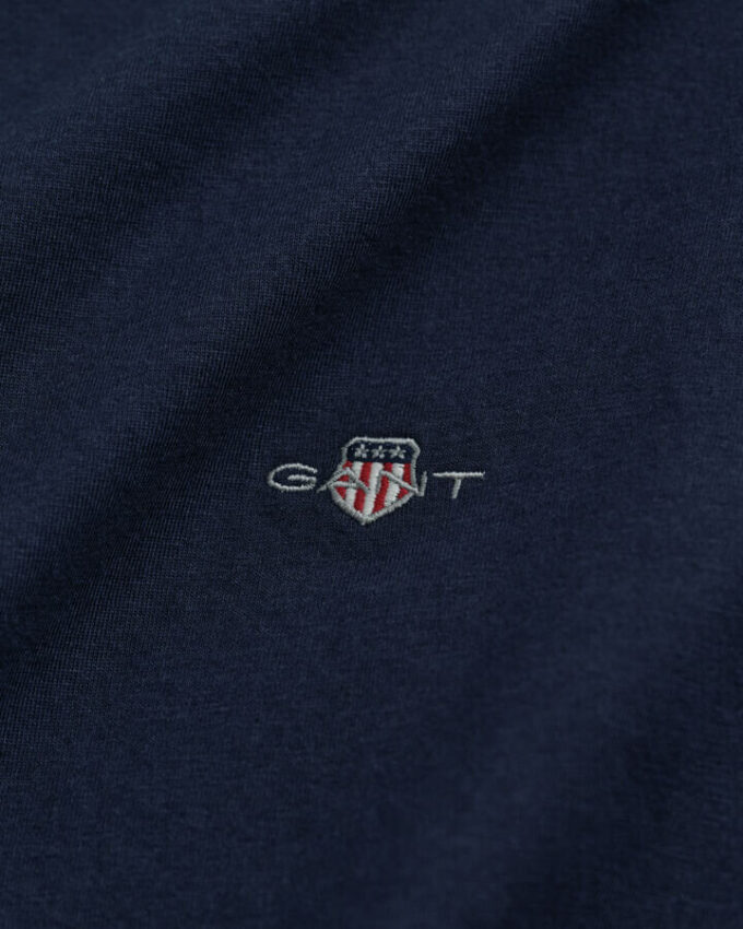 Slim Fit Shield V-Neck T-Shirt Slim Fit Shield V-Neck T-Shirt